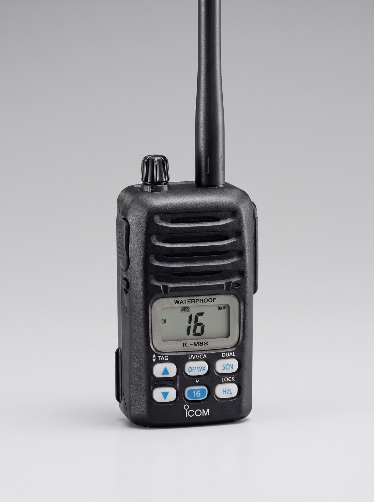 Портативная радиостанция VHF Icom IC-M88 — фото